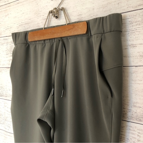 Lululemon On the Fly 7/8 Pant *Woven - Picture 6 of 11